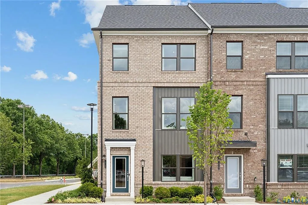 4 bed, 3.5 bath, 2080 sqft, $2,800 — Photo 1