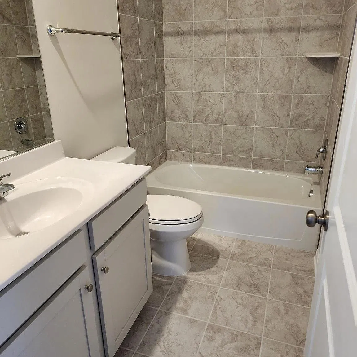 4 bed, 3.5 bath, 2579 sqft, $2,600 — Photo 4