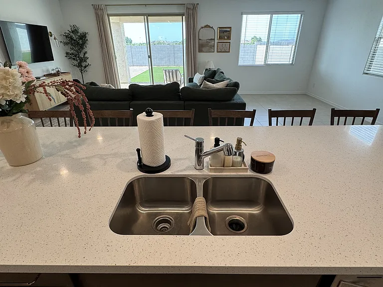 643 W Riparian Dr — Photo 47