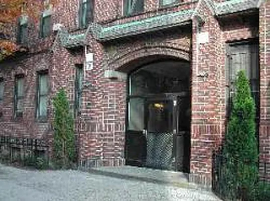 Sold by BLS Realty | media 8