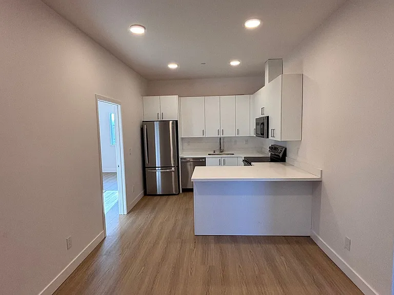 630 Harbour Way — Photo 34