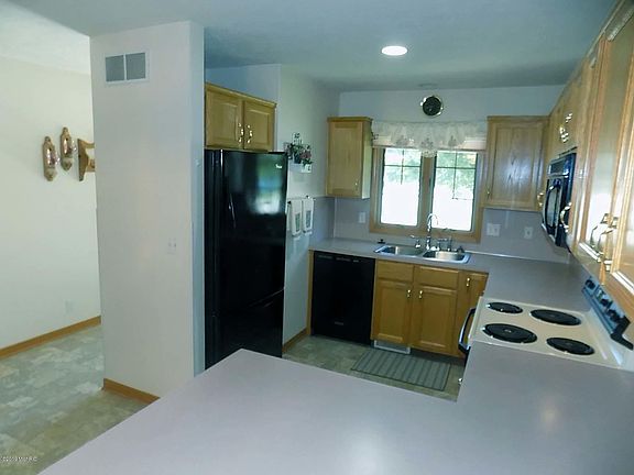 2nd image of 319 Harvest Ln