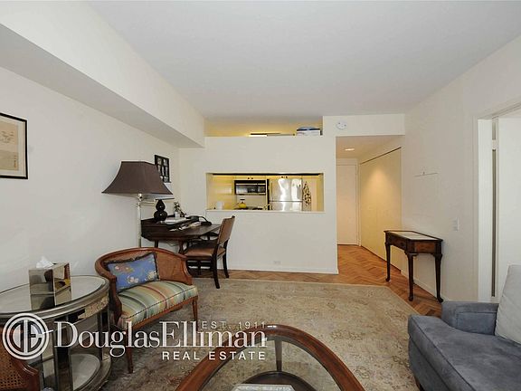 2nd image of 150-156 W 56th St APT 4009