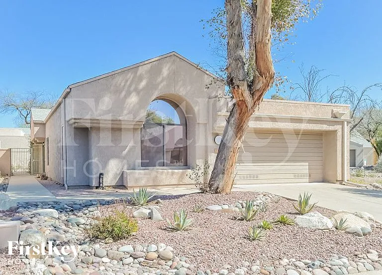 3240 N Hill Farm Dr — Photo 1