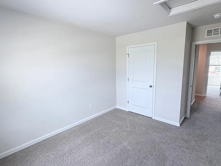 107 Dinges St — Photo 24