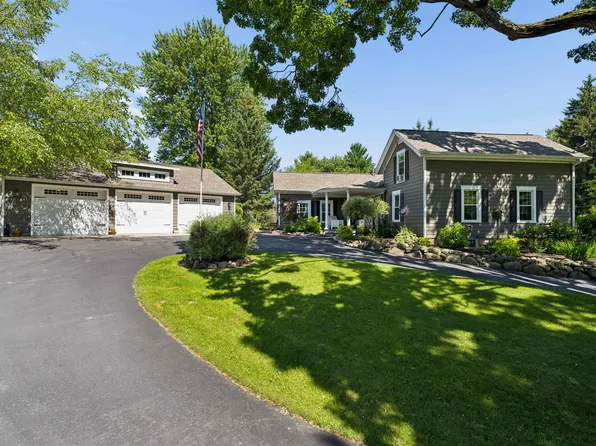 815 Grandview Rd, Hortonville, WI 54944