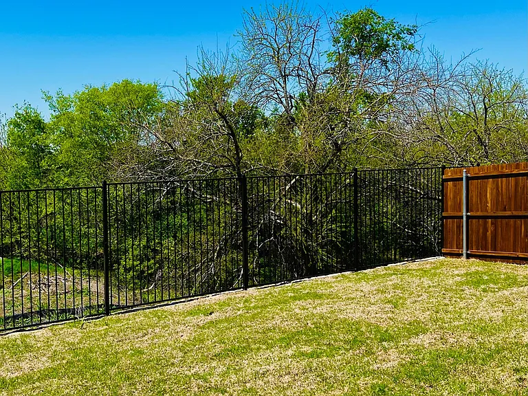 1105 Misty Brook Dr — Photo 20