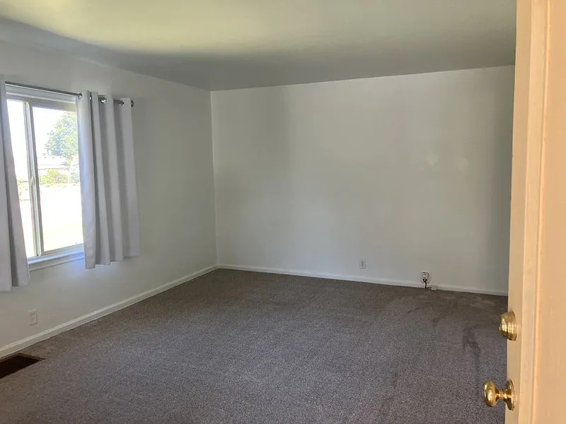 Fabulous duplex in great location. — Photo 3