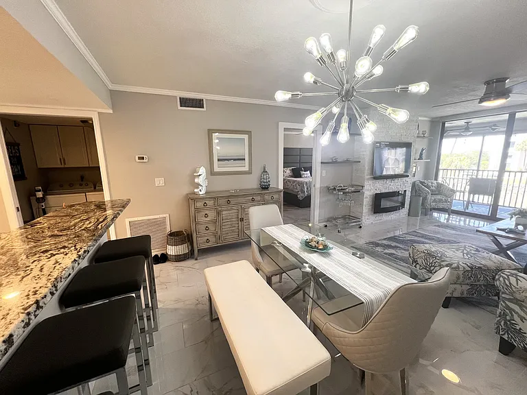 Bright Spacious Open Floor Plan