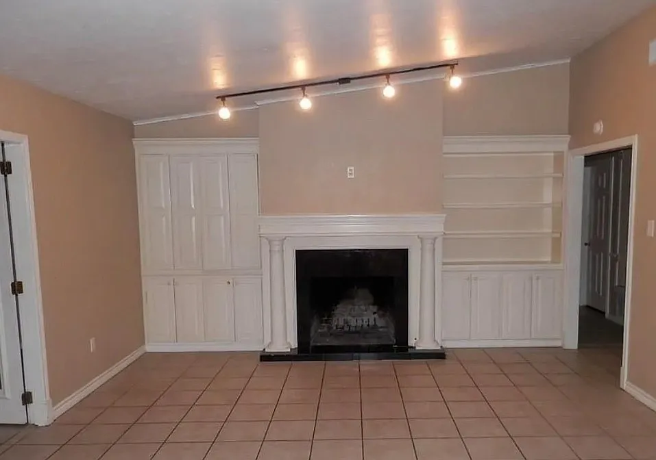 4 bed, 2202 sqft, $2,000 — Photo 4