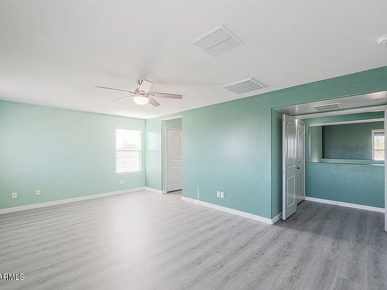 4722 S 238th Ln — Photo 25