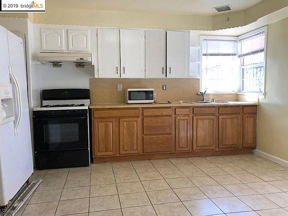 5th image of 5815 Avenal Ave