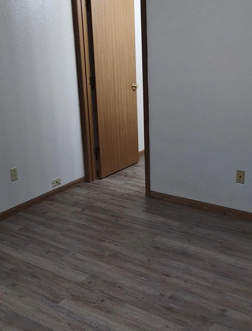 2 bed, 850 sqft, $990 — Photo 3