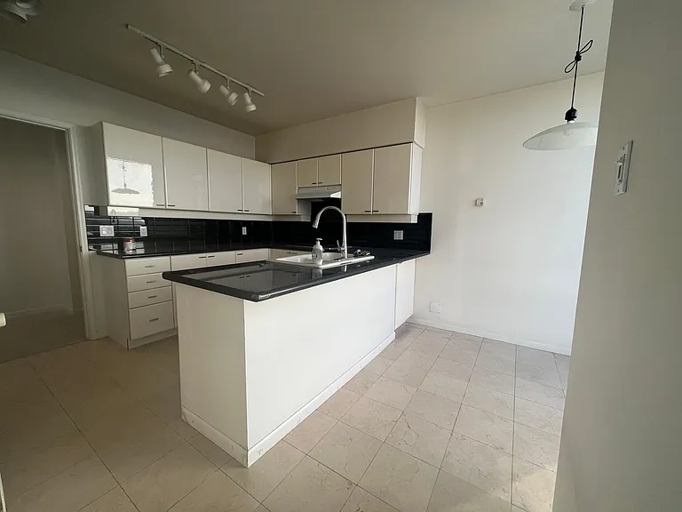 1590 W 8th Ave #1602 — Photo 12