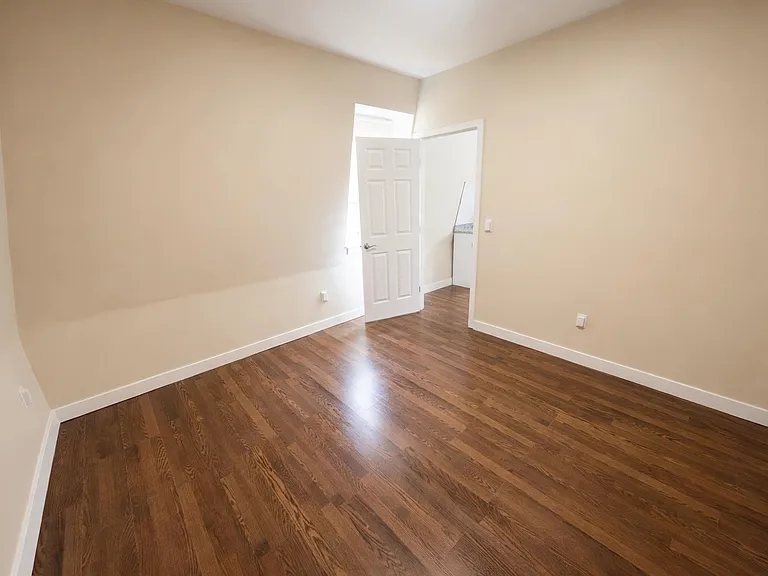 118 Locust St #3 — Photo 10