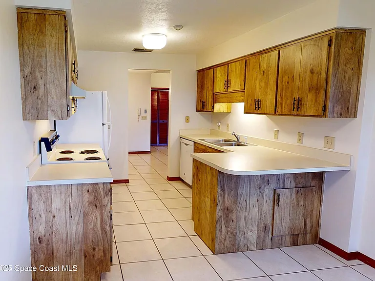 9017 Manchester Ln #21E — Photo 8