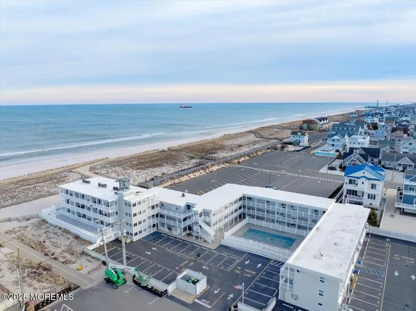 1 2nd Ave 2, Ortley Beach, NJ 08751
