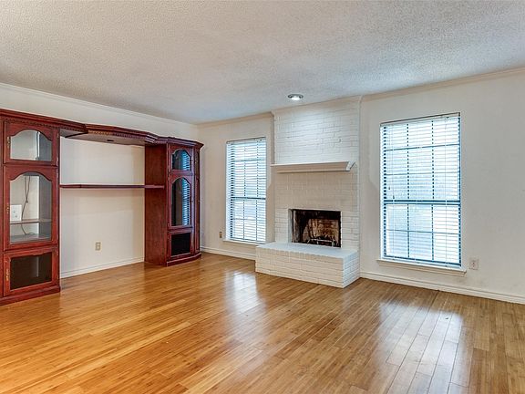 4th image of 2414 Cordoba Dr