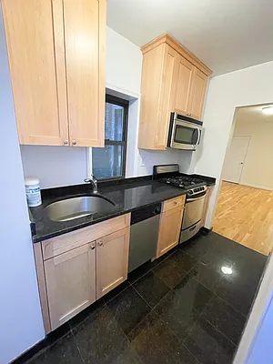 Rented by Urban Real Estate Inc | media 5