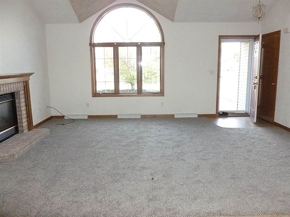 Inviting GR Rm boasts ample spaces.