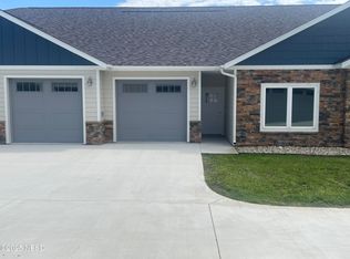 525 54th St NW #2, Watertown, SD 57201