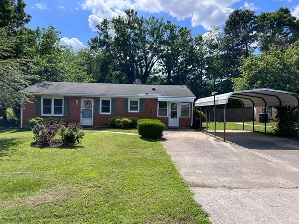 202 Dalton St, Gretna, VA 24557