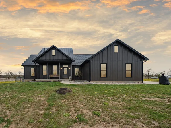 9800 Marsh Rd, Fowlerville, MI 48836
