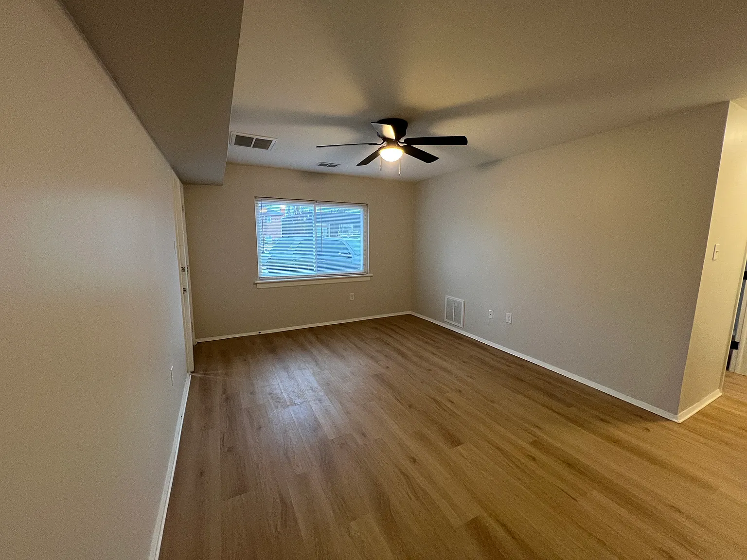 MacArthur Apartments — Photo 4