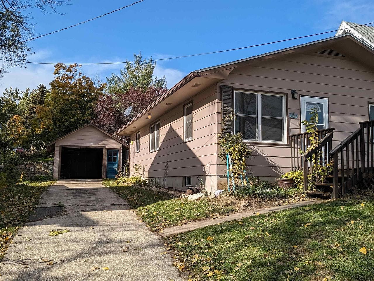 305 East Bridge Street, Elkader, IA 52043 MLS 1966917 Zillow