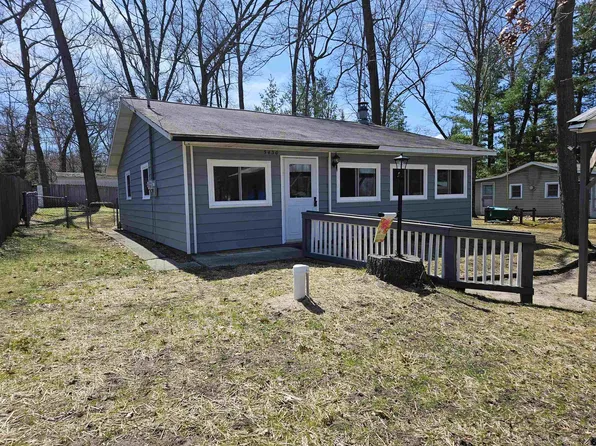 5430 Shawnee Rd, Harrison, MI 48625