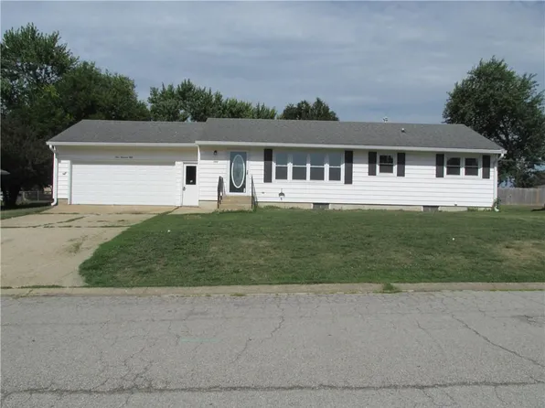 150 Crescent Dr, Chillicothe, MO 64601