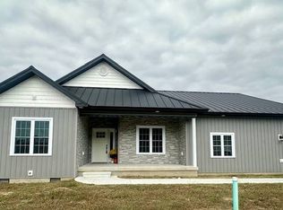 505 E Iowa St, Oblong, IL 62449