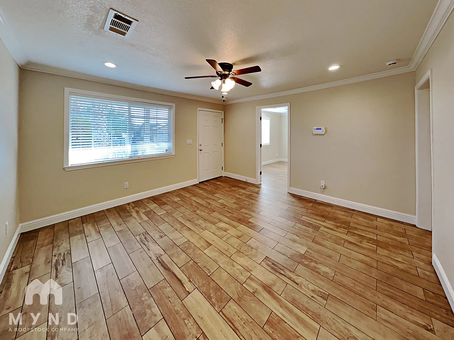 2 bed, 1.0 bath, 819 sqft, $1,745 — Photo 2