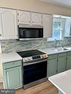3 bed, 2.0 bath, 1560 sqft, $2,800 — Photo 1