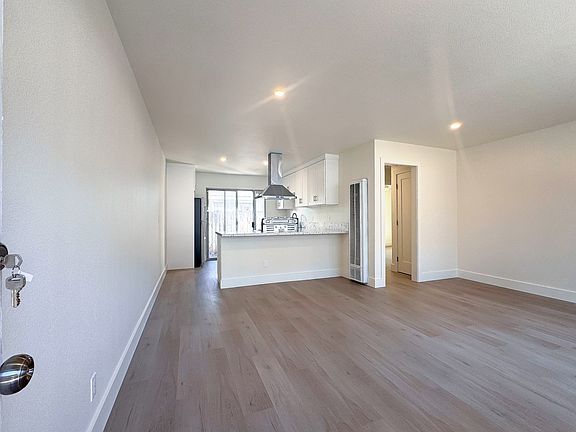 3rd image of 130 W Malvern Ave #B