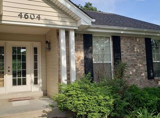 4604 Southridge Pines Dr, Saint Louis, MO 63128