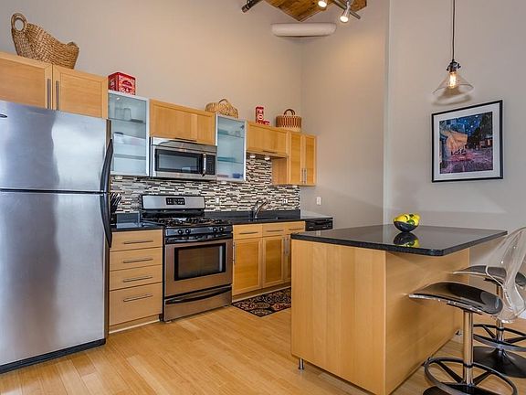 2nd image of 120 Holmes St Unit 306
