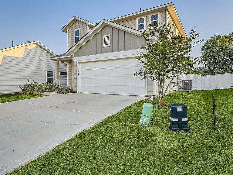 105 Appleberry Ln — Photo 3