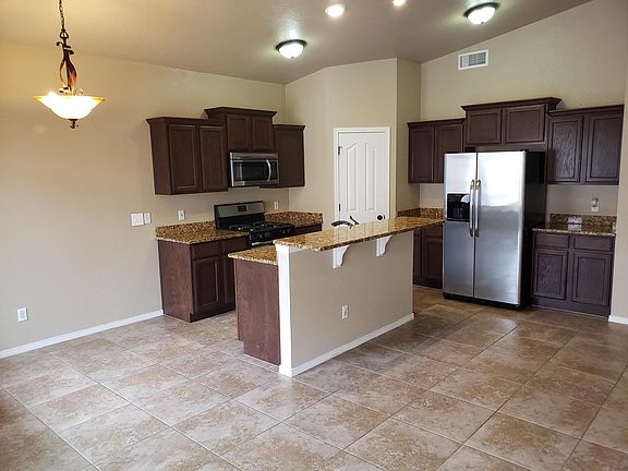 4th image of 5893 Blackwood St
