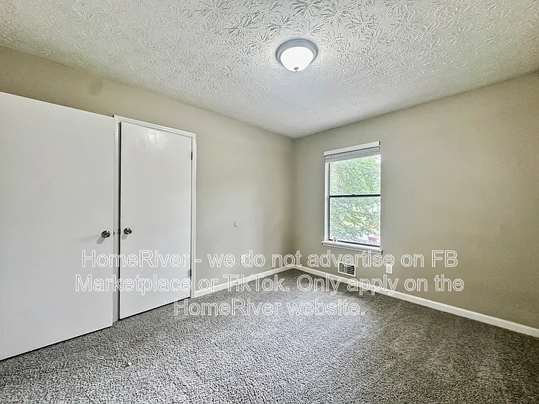 323 Park Ridge Ct — Photo 17