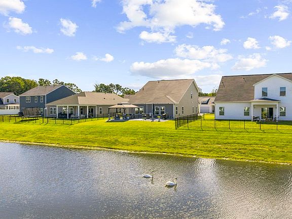 2nd image of 1876 Villena Dr.