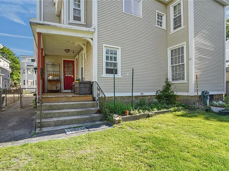 29 Dean Ave #1F — Photo 3