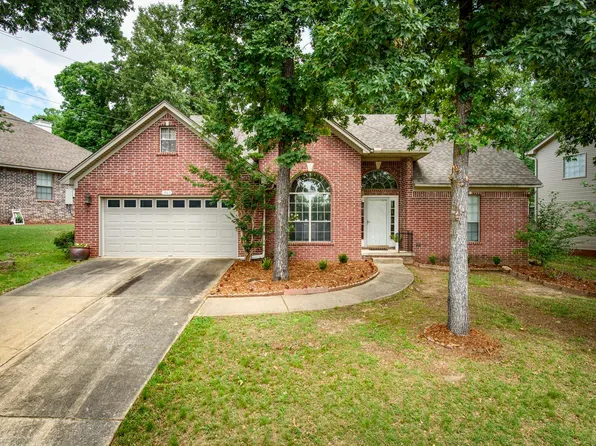1907 Cherrybend Dr, Little Rock, AR 72211