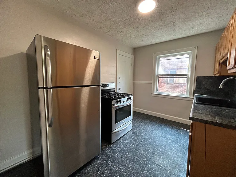 20445 Stratford Rd — Photo 8