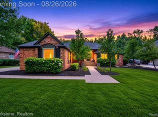 12300 Forest Glen Ln, Shelby Township, MI 48315