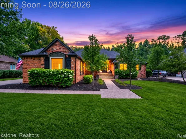 12300 Forest Glen Ln, Shelby Township, MI 48315