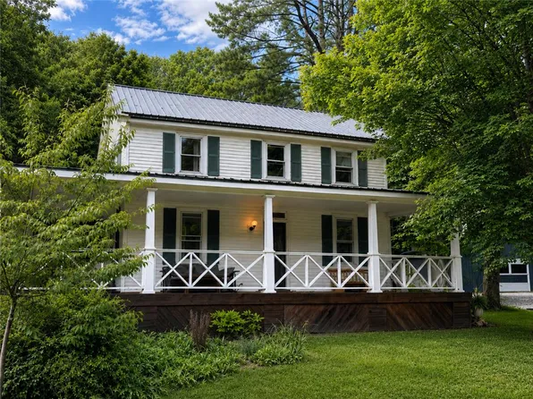 120 Hidden Hollow Ln, Stroudsburg, PA 18360