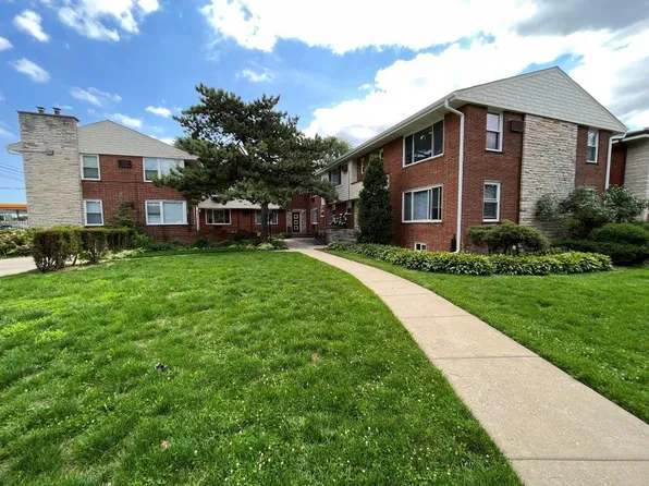 1535 Bonnie Brae Pl APT 11, River Forest, IL 60305