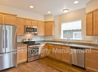 556 1/2 Prospect St, Seattle, WA 98109