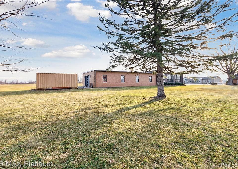 2045 Bradley Rd, berville, MI 48892 MLS 20240028631 Zillow